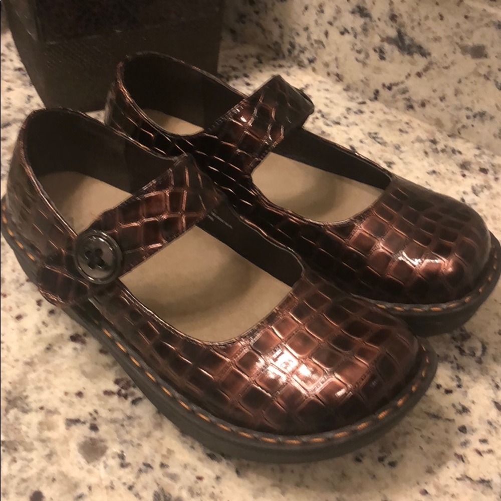 Ingaro brown slip on pair size 7